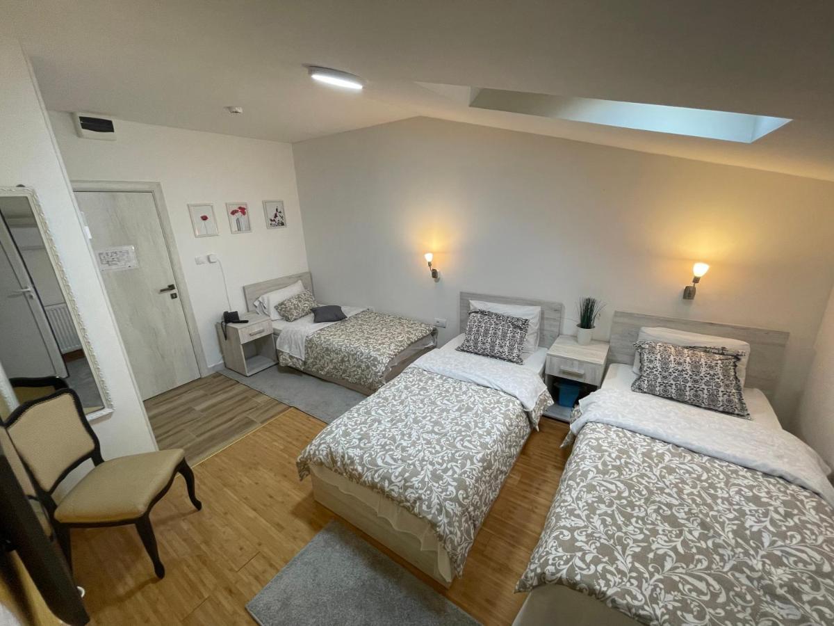 Tepic Garni Hotel Temerin Eksteriør bilde