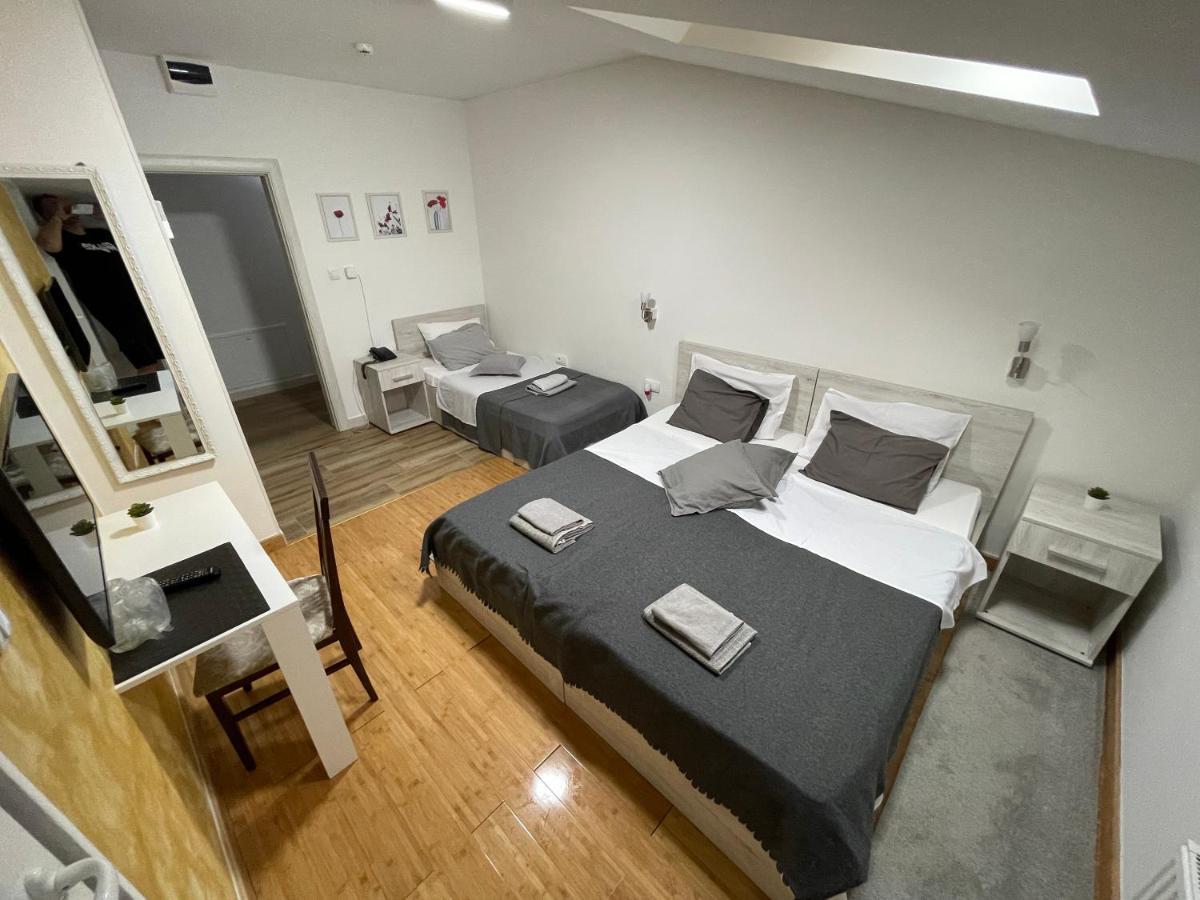 Tepic Garni Hotel Temerin Eksteriør bilde
